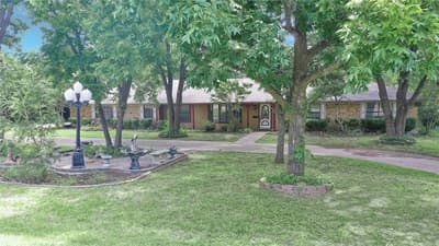 302 Wilcoxson Street, Farmersville TX 75442