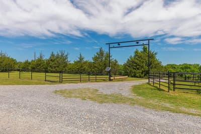 1878 N Lincoln Park Road, Van Alstyne TX 75495 - Photo 2