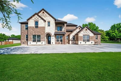 1530 S Houston School Road, Lancaster TX 75146
