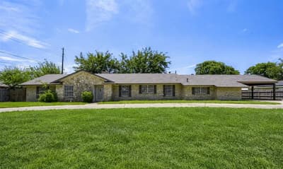 419 Allen Drive, Justin TX 76247