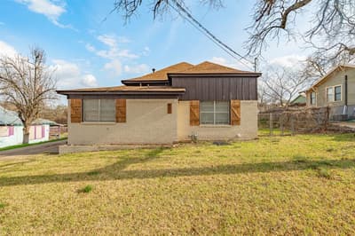 582 W College Street, Stephenville TX 76401 - Photo 2