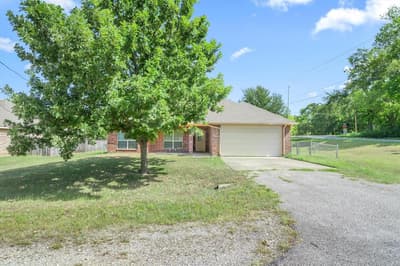 400 Bent Creek Dr, Grand Saline TX 75140 - Photo 2