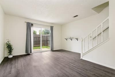 634 W Collins Street, Denton TX 76201 - Photo 3