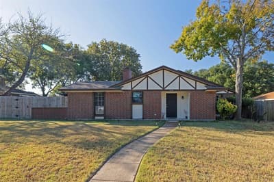 710 Waynelee Drive, Lancaster TX 75146