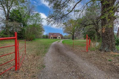 811 Rs County Road 4250, Point TX 75472 - Photo 2