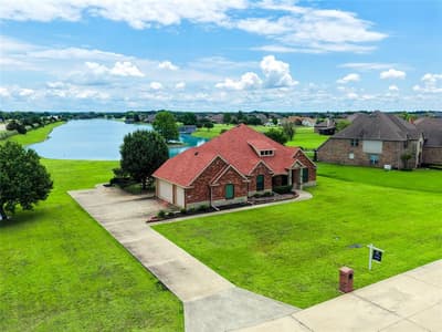 101 Island Way, Princeton TX 75407