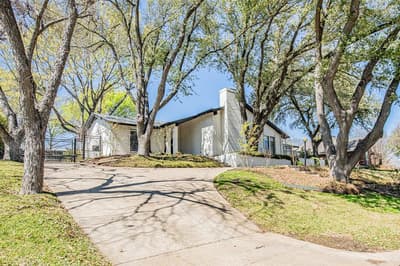 18 Crosslands Road, Benbrook TX 76132 - Photo 3