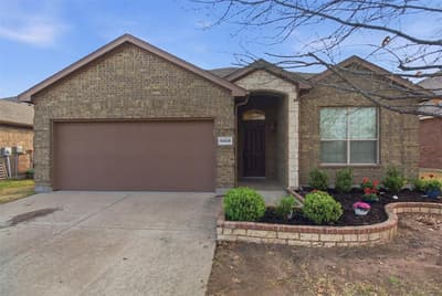 10928 Middleglen Road, Fort Worth TX 76052