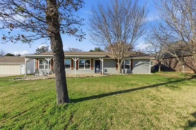 143 Mohave Drive E, Lake Kiowa TX 76240
