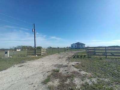 237 Barry Country Court, Barry TX 75102