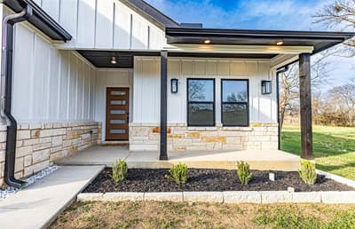 201 Grandview Street, Cleburne TX 76031 - Photo 2