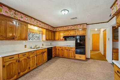 1215 Hill City Drive, Duncanville TX 75116 - Photo 5