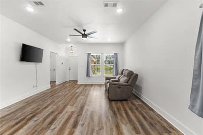 101 Ross Street W, Sulphur Springs TX 75482 - Photo 5