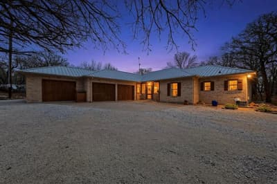 185 Silver Lakes Drive, Sunset TX 76270