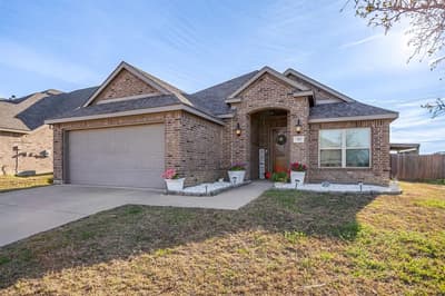 709 Waterford Way, Joshua TX 76058