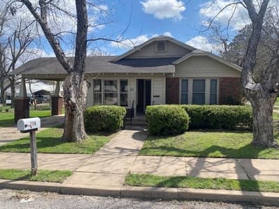 708 Prater Street, Brownwood TX 76801