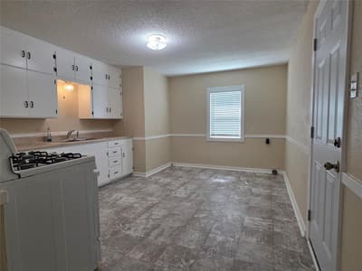 1207 N Anglin Street, Cleburne TX 76031 - Photo 4