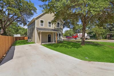 821 Harness Trail, Granbury TX 76049 - Photo 3