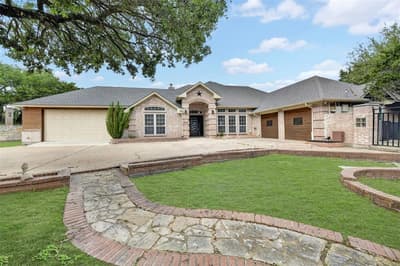4508 Chavez Court, Granbury TX 76048 - Photo 2