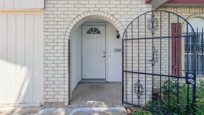 1107 Waverly Drive, Arlington TX 76015 - Photo 2