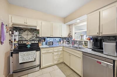 2647 Hearthstone Drive, Farmers Branch TX 75234 - Photo 5