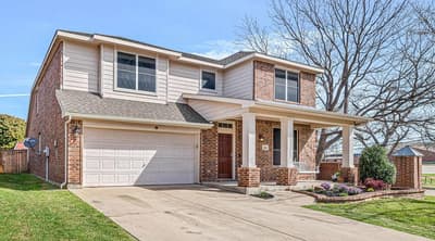 804 Ridge Point Drive, Grand Prairie TX 75052 - Photo 2