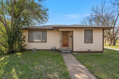 915 Faulkner Lane, Waco TX 76704 - Photo 2