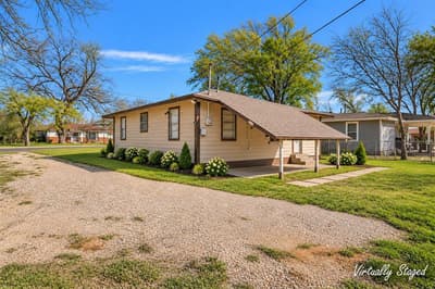 915 Faulkner Lane, Waco TX 76704 - Photo 3