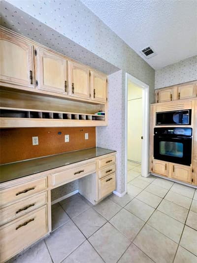1020 Redbud Court, Arlington TX 76012 - Photo 5
