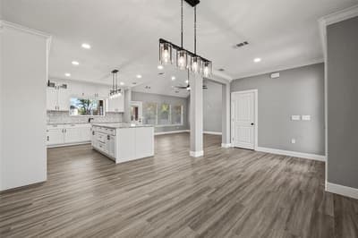 470 Elmwood Drive, Woodway TX 76712 - Photo 2