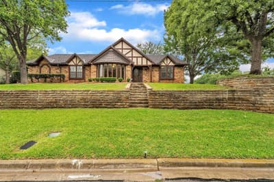 2241 Mountainview Drive, Hurst TX 76054
