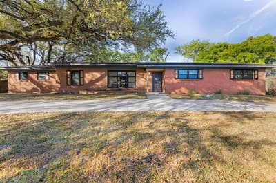 2324 Wooded Acres Drive, Waco TX 76710