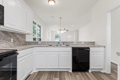 1325 N 11th Street, Waco TX 76707 - Photo 2