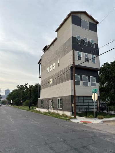 1401 Seegar Street, Dallas TX 75215 - Photo 2