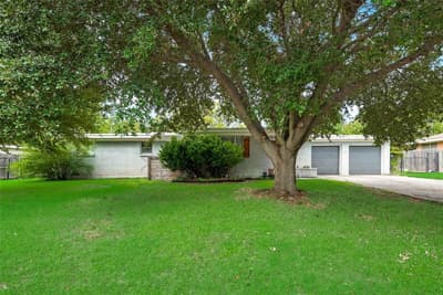 3812 Springbranch Drive, Benbrook TX 76116 - Photo 2