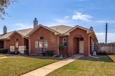 1302 Poinsettia Boulevard, Denton TX 76208 - Photo 2