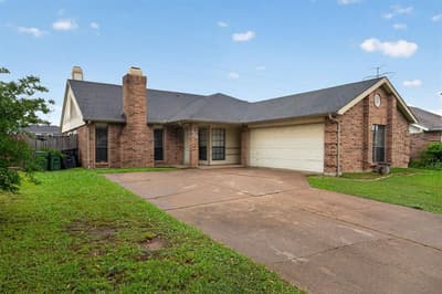 5209 Nocona Lane, Arlington TX 76018