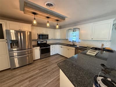 1412 Hillcrest Street, Ennis TX 75119 - Photo 2