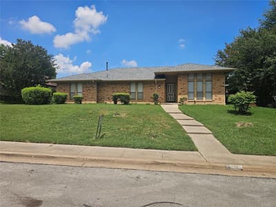 1340 Grand Teton Drive, DeSoto TX 75115 - Photo 2