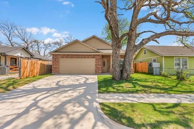 804 N Chandler Drive, Fort Worth TX 76111 - Photo 2