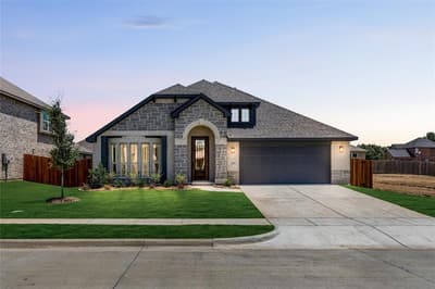 179 Creekside Drive, Sanger TX 76266