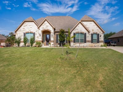 102 White Oak Drive, Krugerville TX 76227
