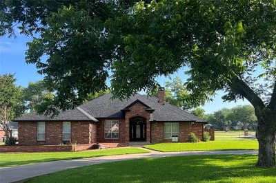9219 Hanging Moss Drive, Granbury TX 76049