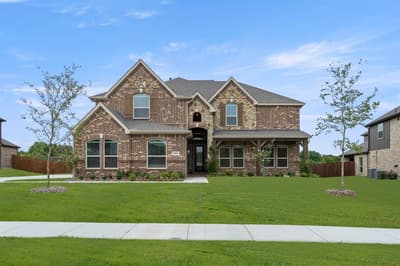 1001 E Hidden Lakes Drive, DeSoto TX 75115