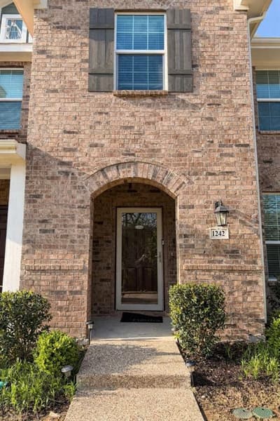1242 Alamo Drive, Lewisville TX 75077