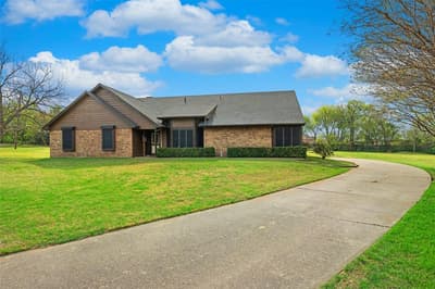 5840 Crystal Drive, Midlothian TX 76065 - Photo 2