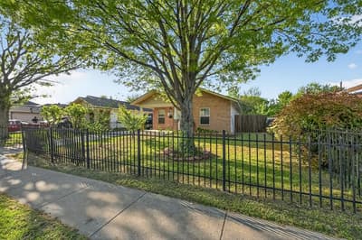 3445 Pinebrook Drive, Dallas TX 75241 - Photo 3