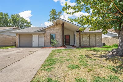 425 Rollingridge Lane, Garland TX 75043 - Photo 2