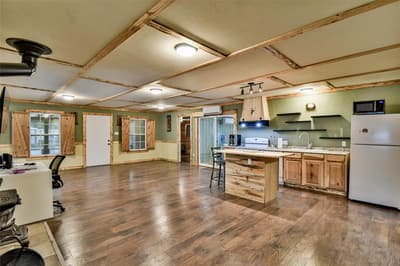 5711 Flint Drive, Granbury TX 76048