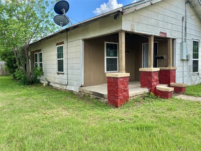 2200 Avenue C, Brownwood TX 76801 - Photo 2